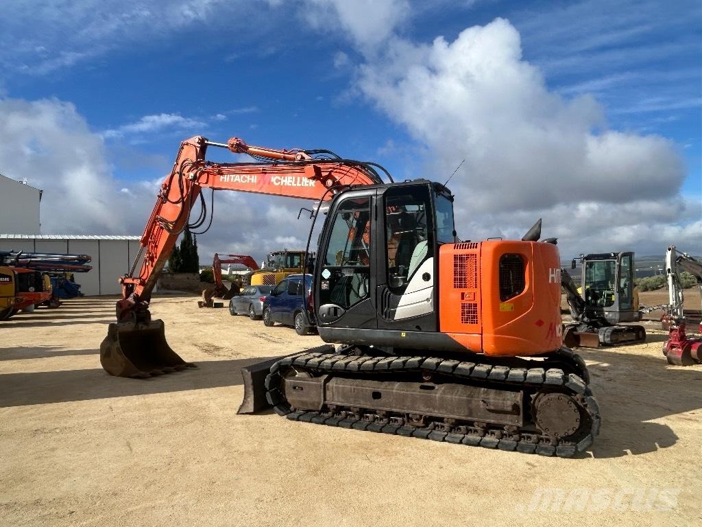 Hitachi ZX 135 Escavadoras de rastos