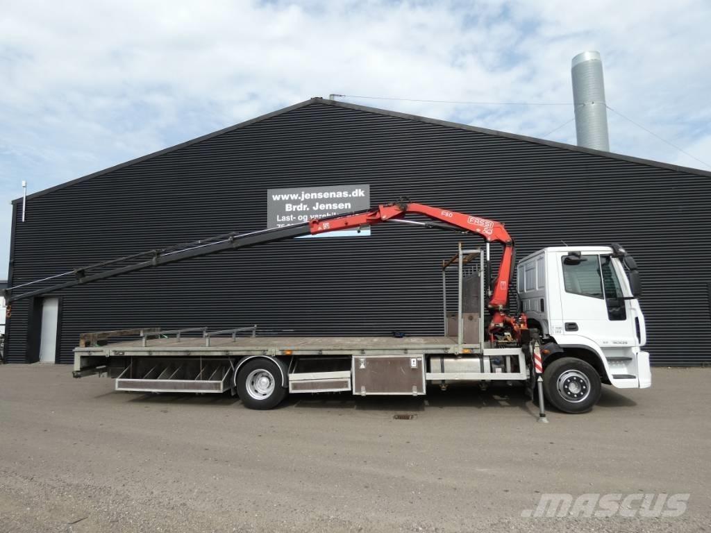 Iveco 150E 25 Camiões grua