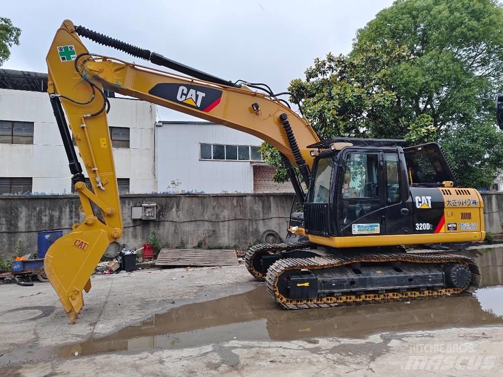 CAT 320D 2 Escavadoras de rastos