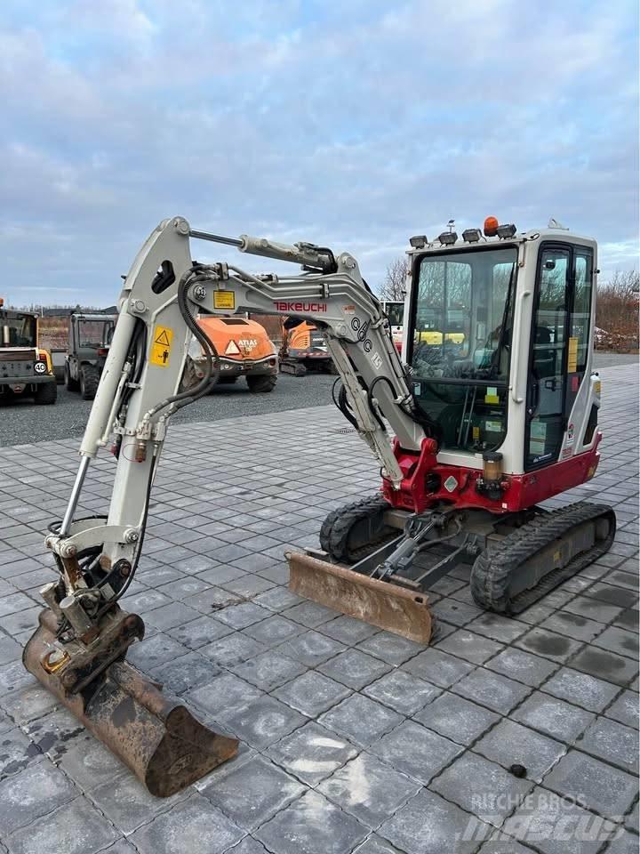 Takeuchi TB 225 Mini Escavadoras <7t