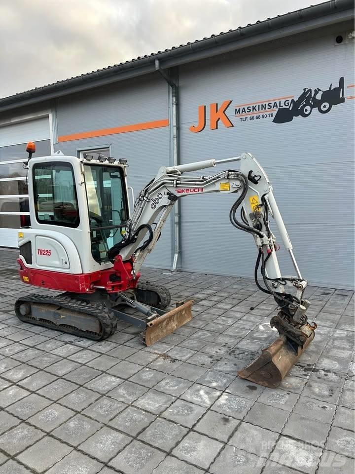 Takeuchi TB 225 Mini Escavadoras <7t