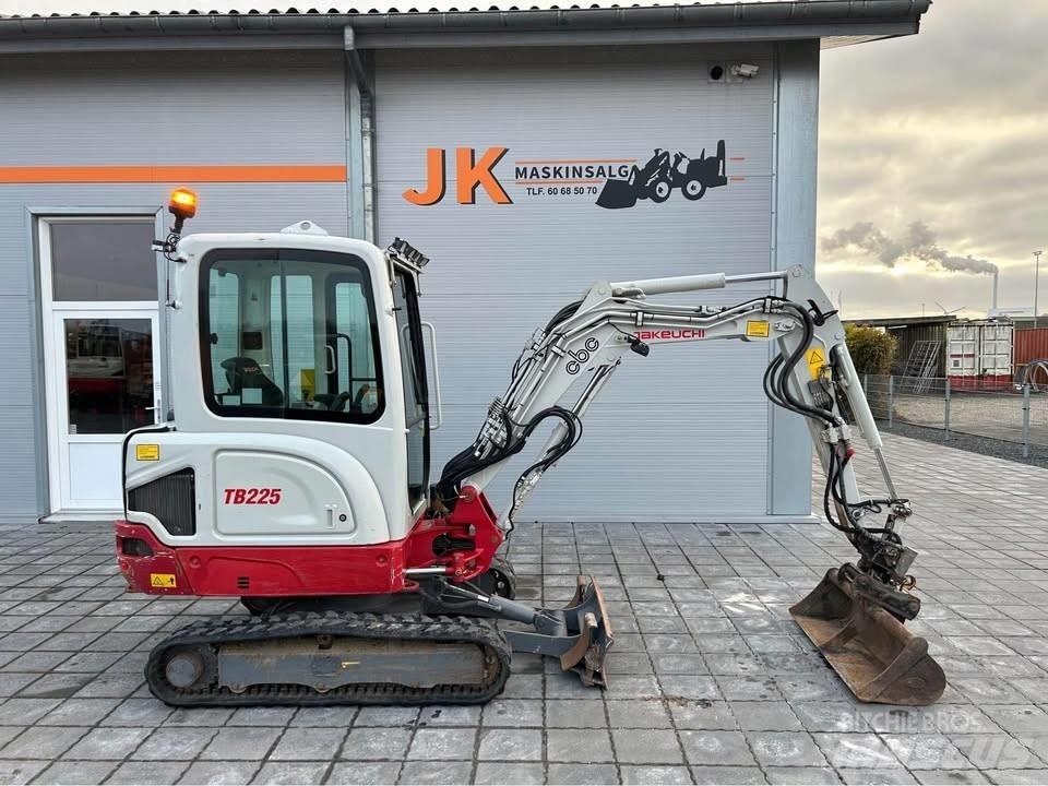 Takeuchi TB 225 Mini Escavadoras <7t