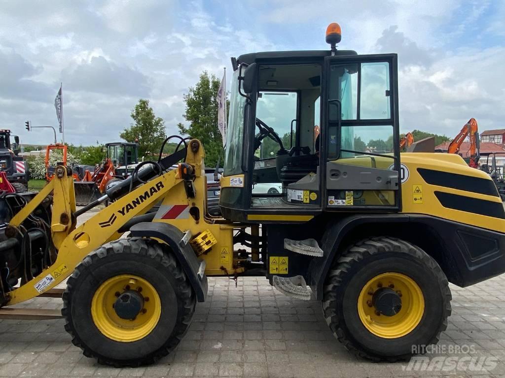 Yanmar V100 Pás carregadoras de rodas