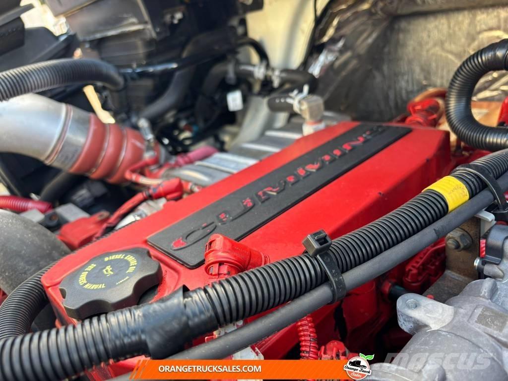 International MV607 Camiões de caixa fechada