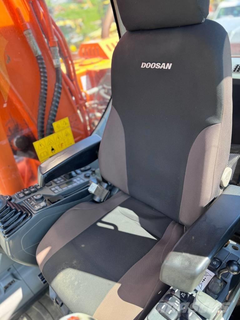 Doosan DX 140 W-3 Escavadoras de rodas