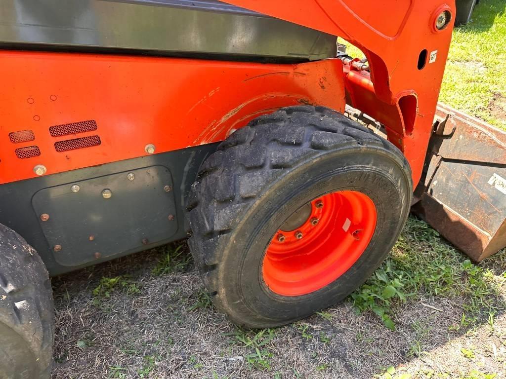 Kubota SSV 75 Carregadoras de direcção deslizante
