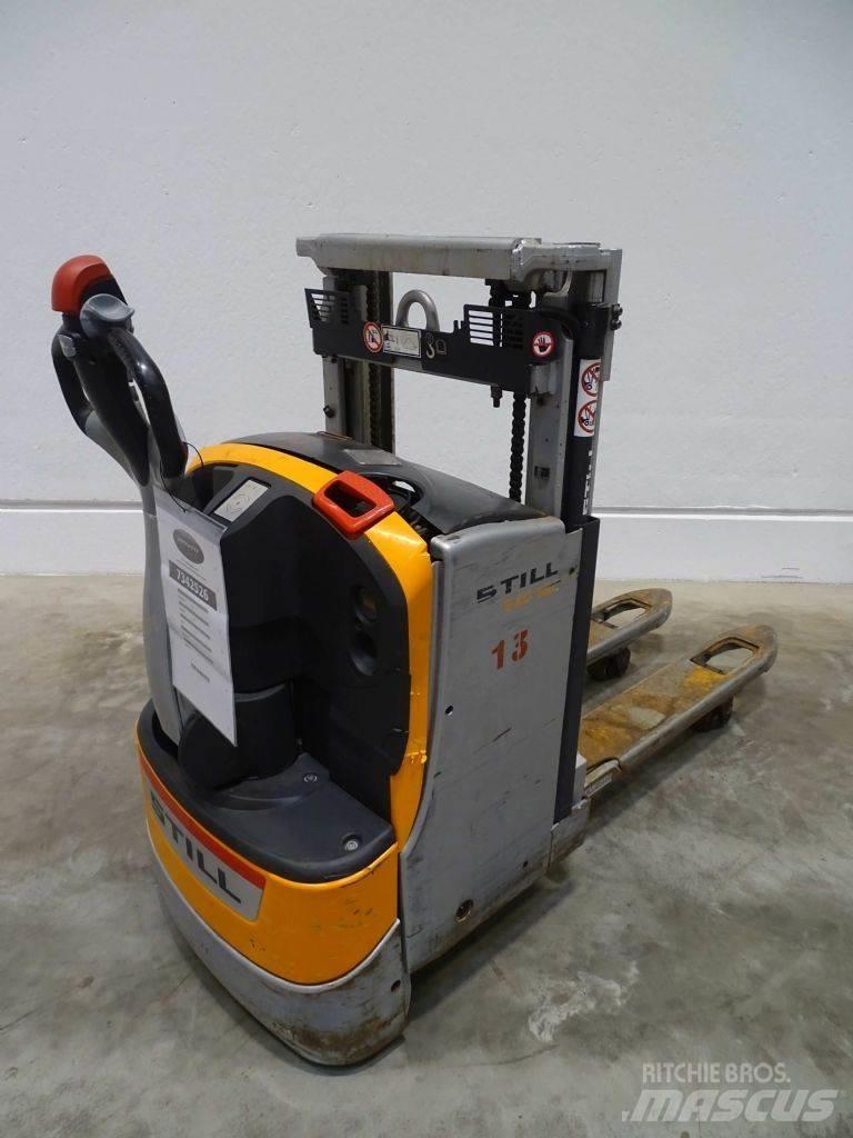 Still EXD18L Empilhador para operador externo