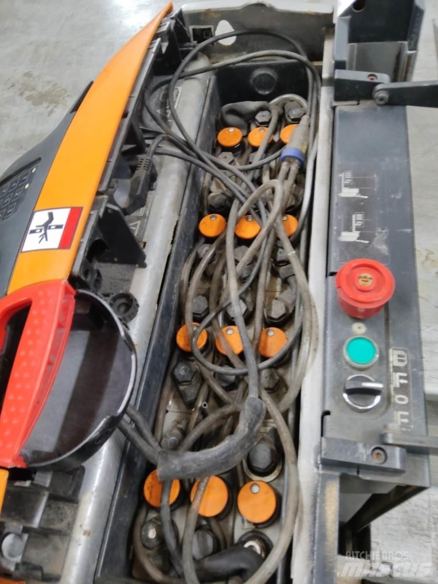 Still EXU-H18 Empilhador para operador externo
