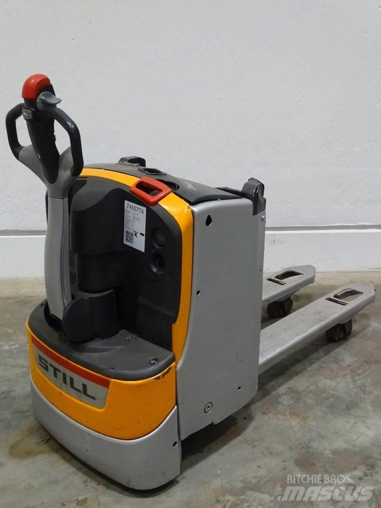 Still EXU-H20 Empilhador para operador externo