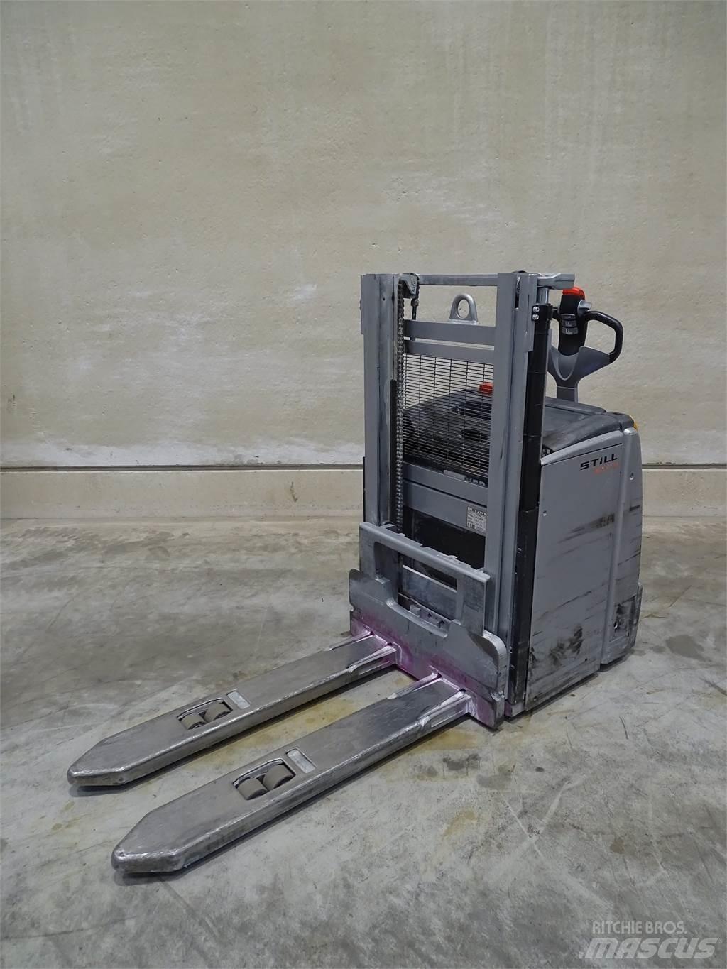 Still EXV-16 Empilhador para operador externo