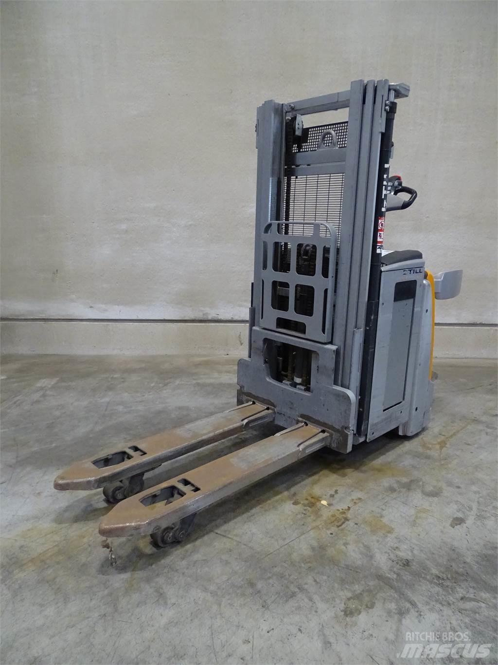 Still EXV-SF16D Empilhador para operador externo