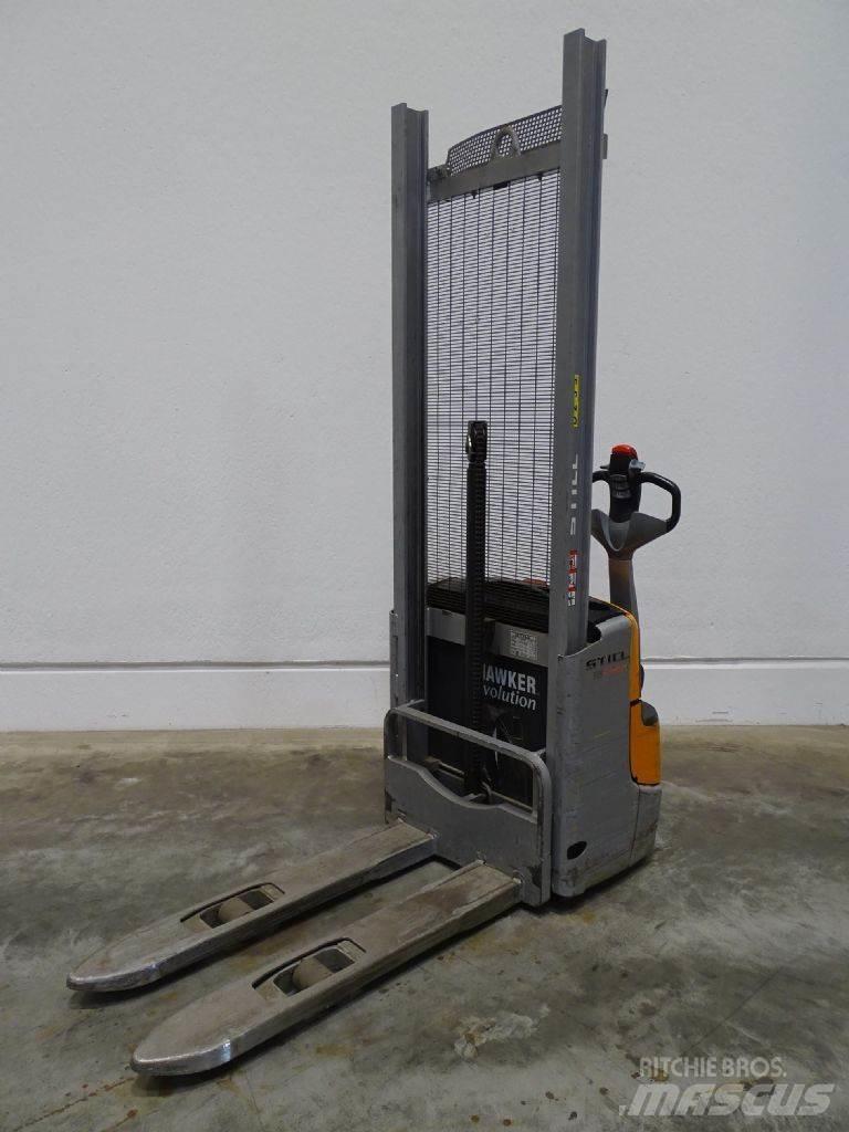 Still EXV10 Empilhador para operador externo