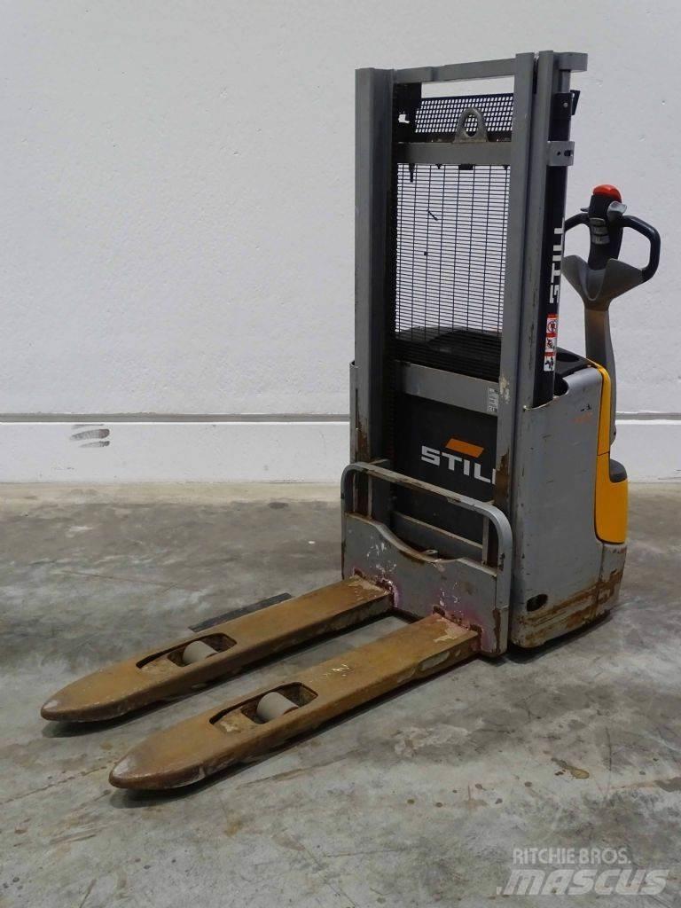 Still EXV10 Empilhador para operador externo