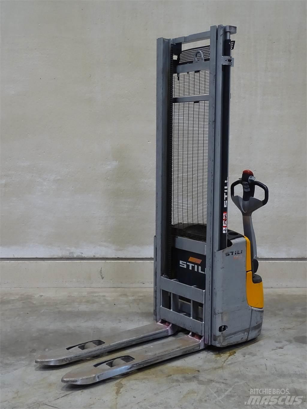 Still EXV10 Empilhador para operador externo