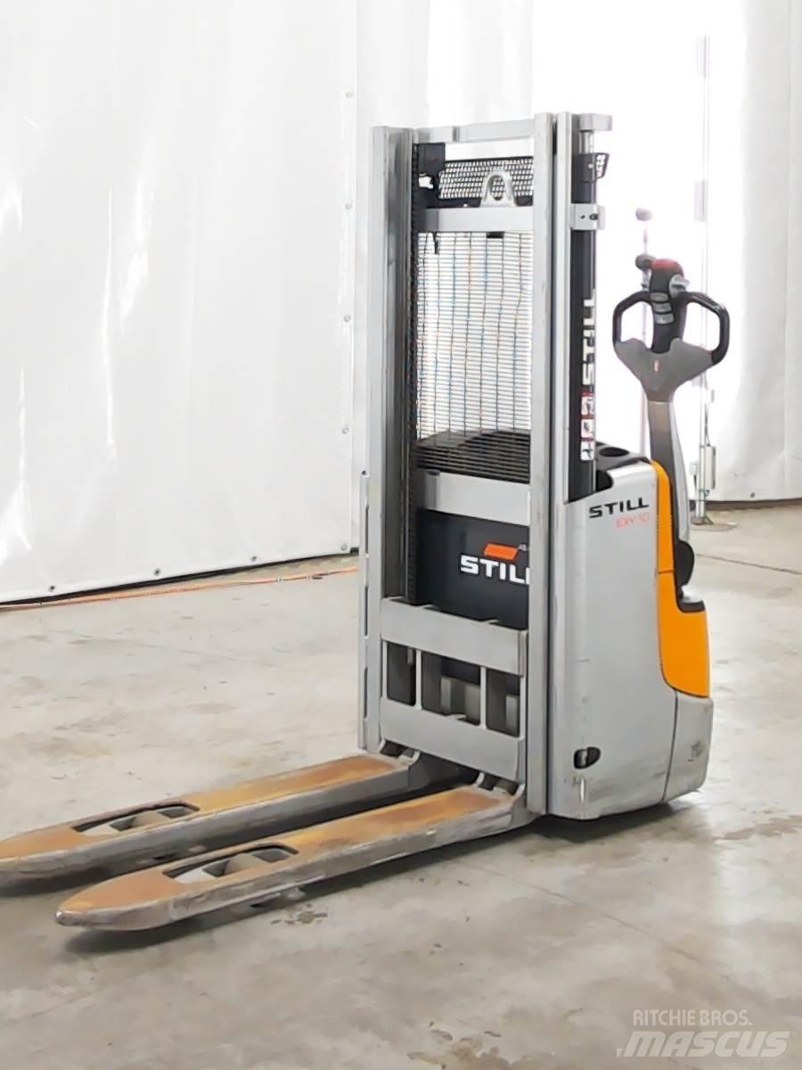 Still EXV10 Empilhador para operador externo