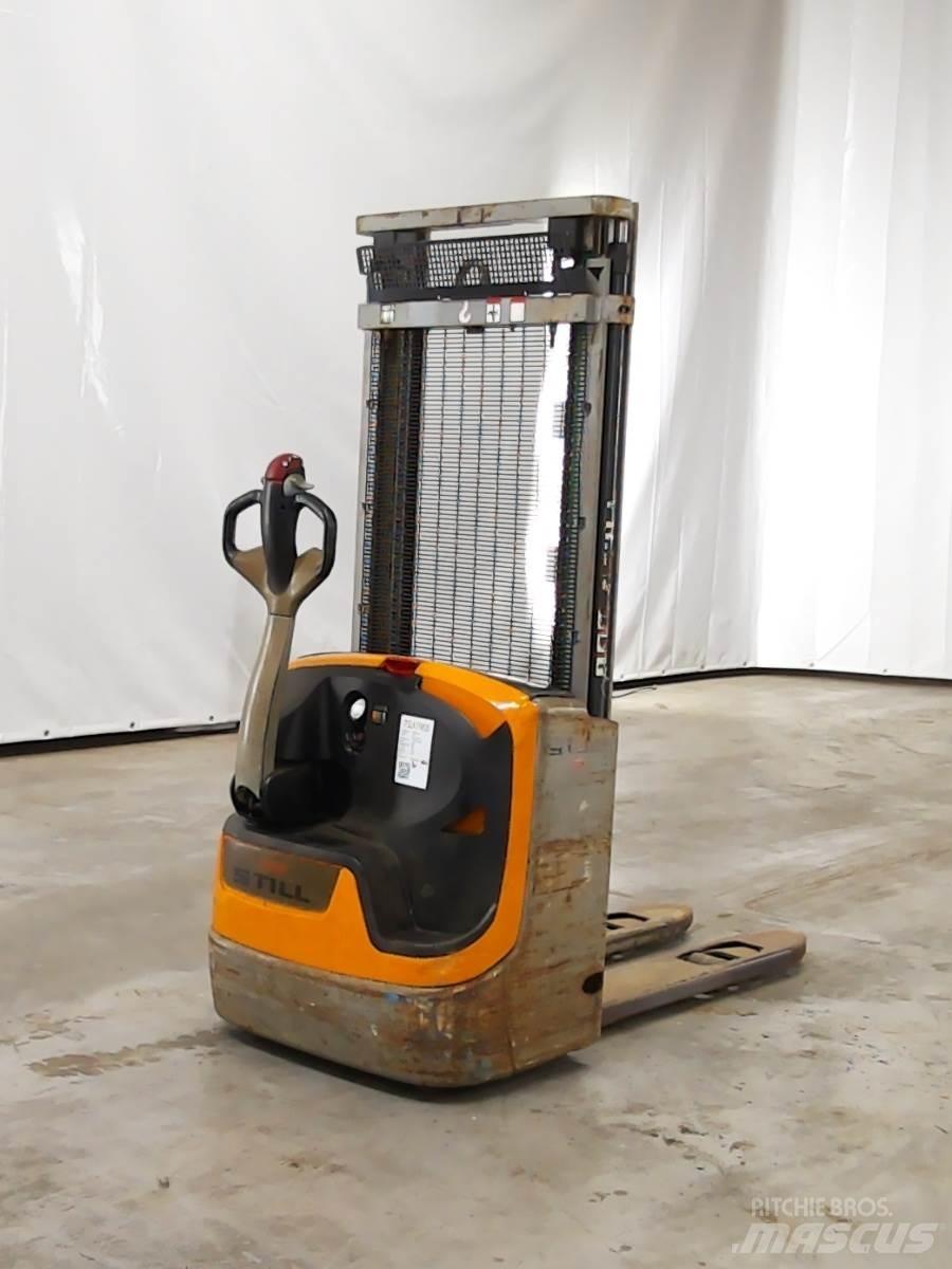 Still EXV10 Empilhador para operador externo