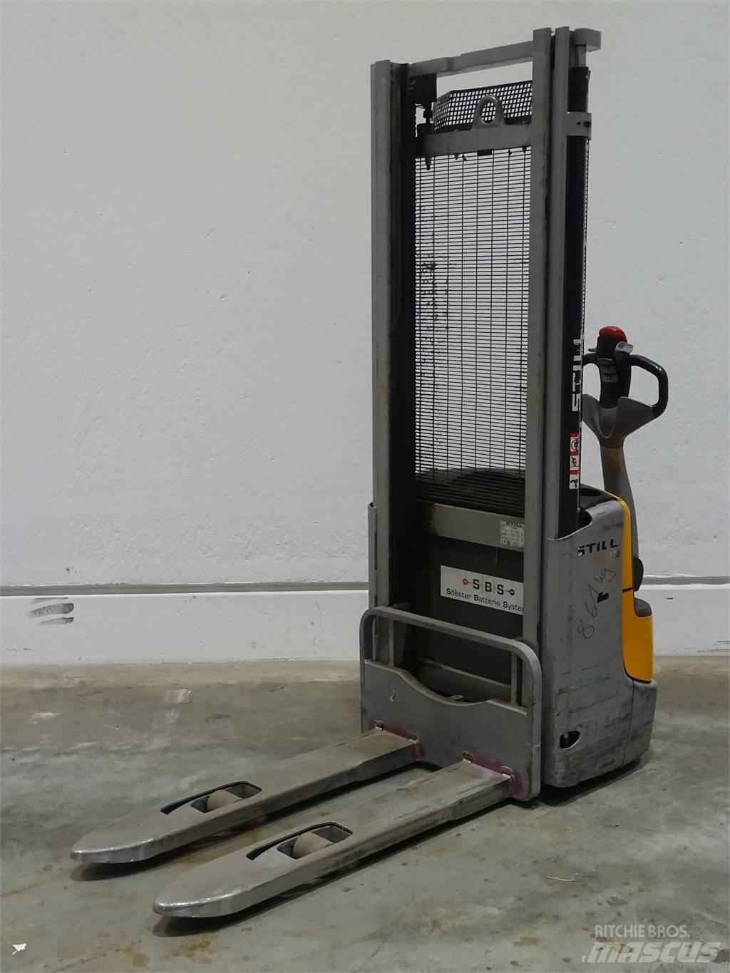 Still EXV12 Empilhador para operador externo