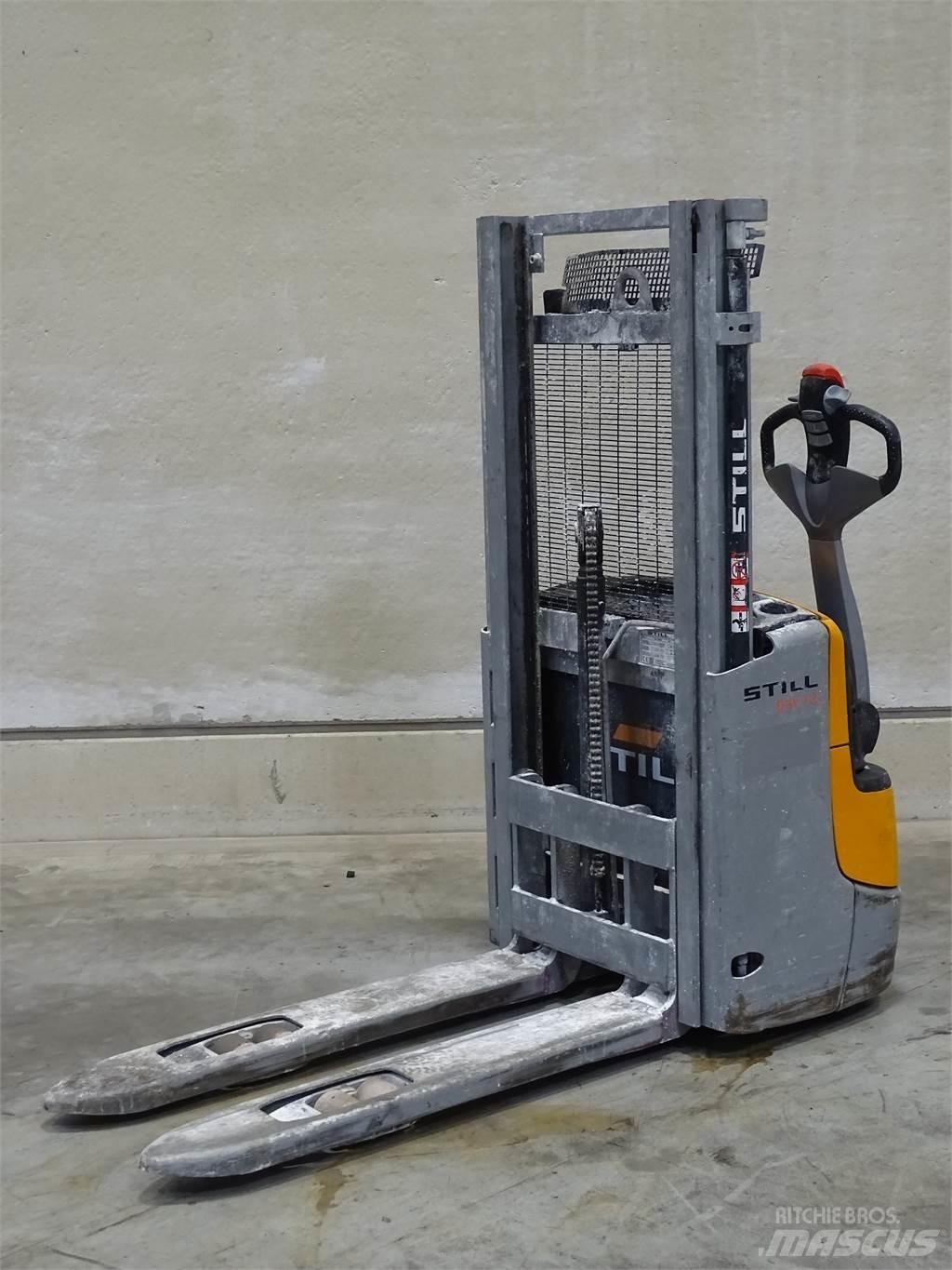 Still EXV12 Empilhador para operador externo