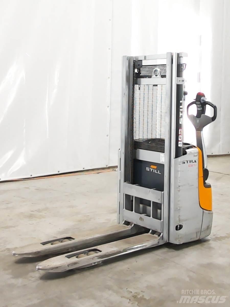 Still EXV12 Empilhador para operador externo