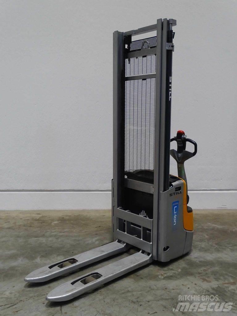 Still EXV12/LIION Empilhador para operador externo