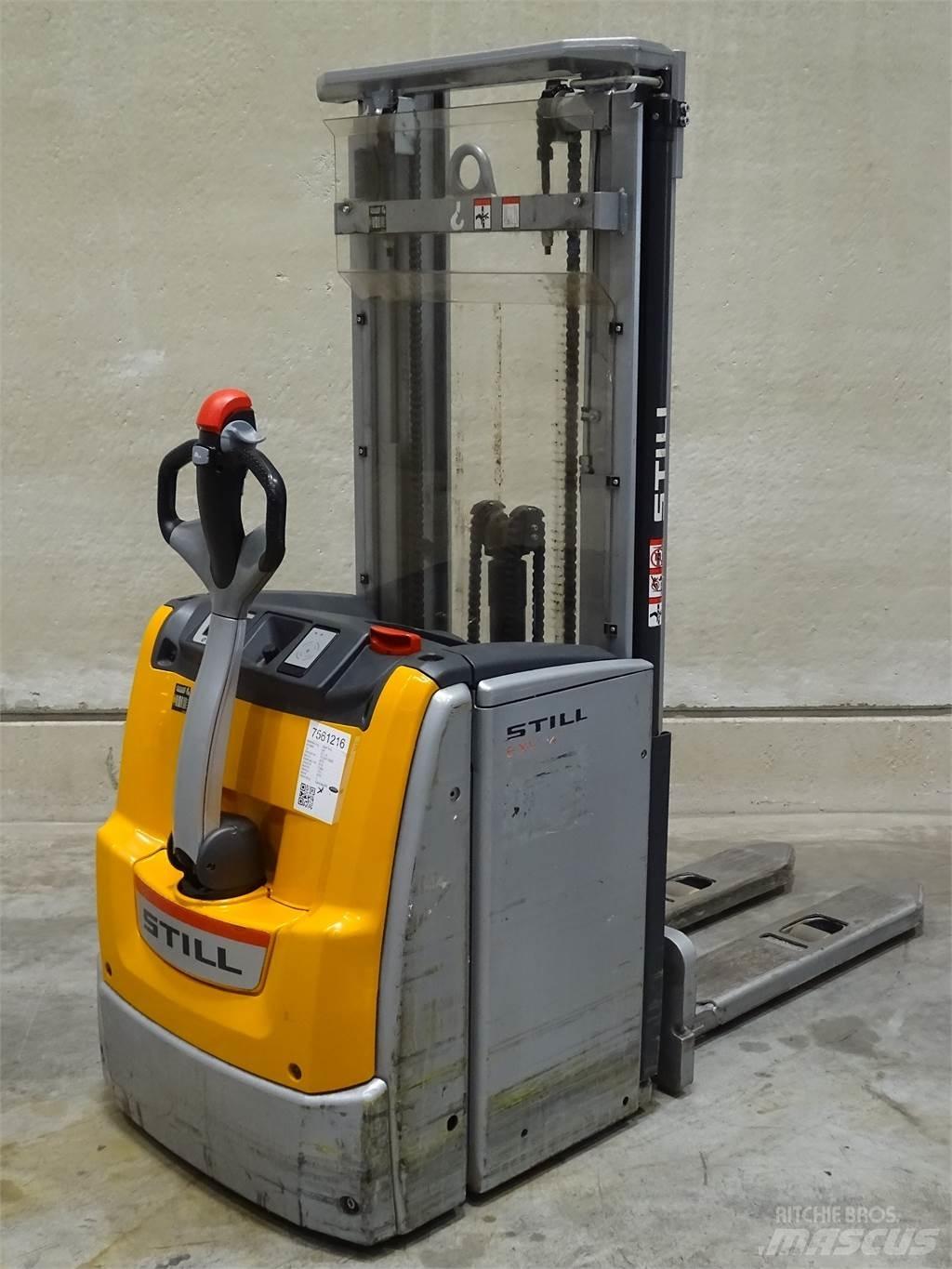 Still EXV14 Empilhador para operador externo