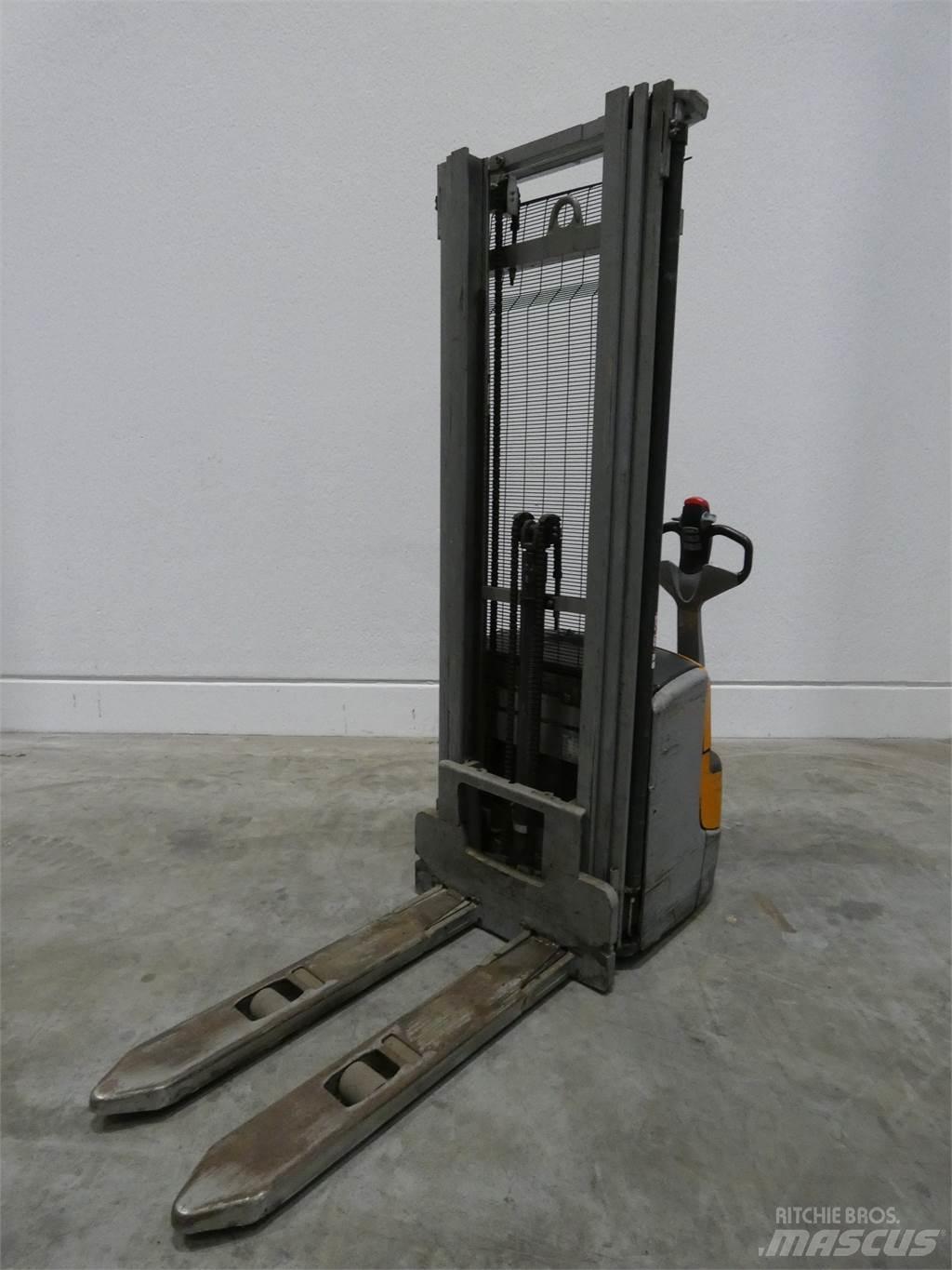 Still EXV14C Empilhador para operador externo