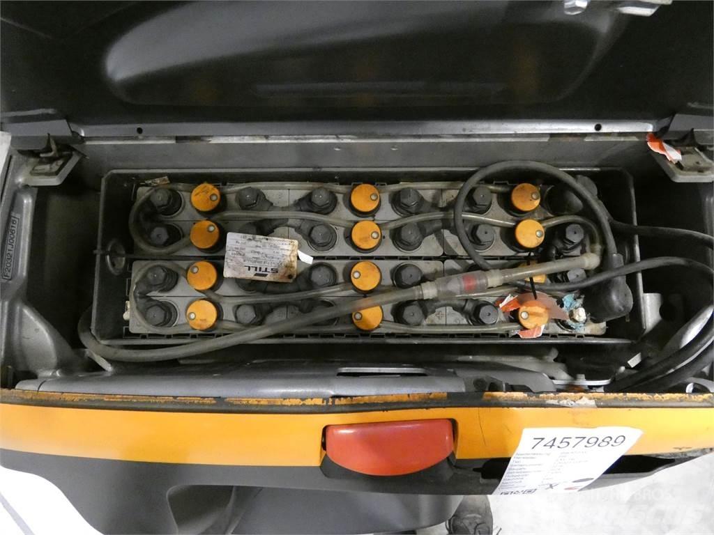Still EXV14C Empilhador para operador externo