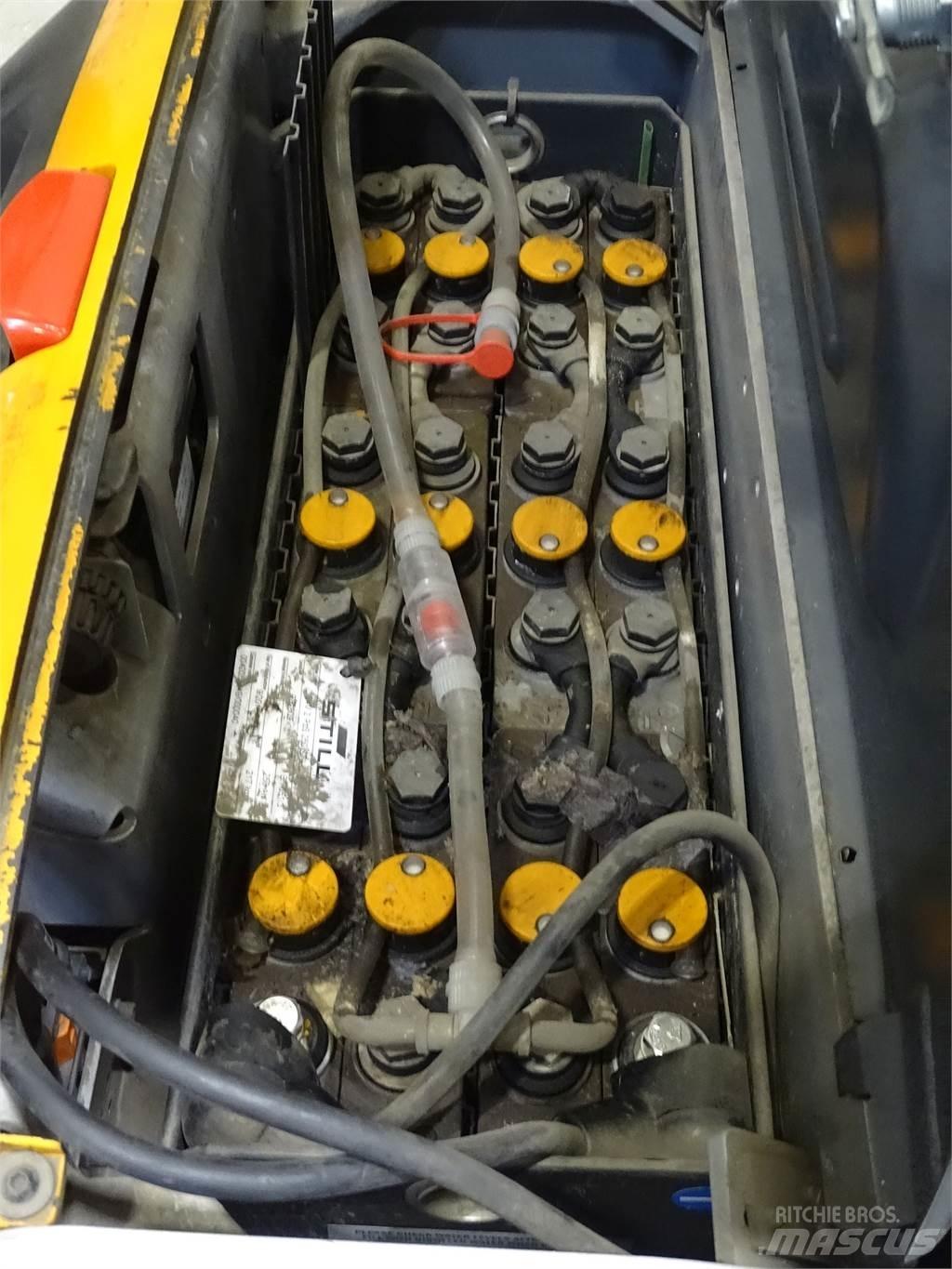Still EXV14C Empilhador para operador externo