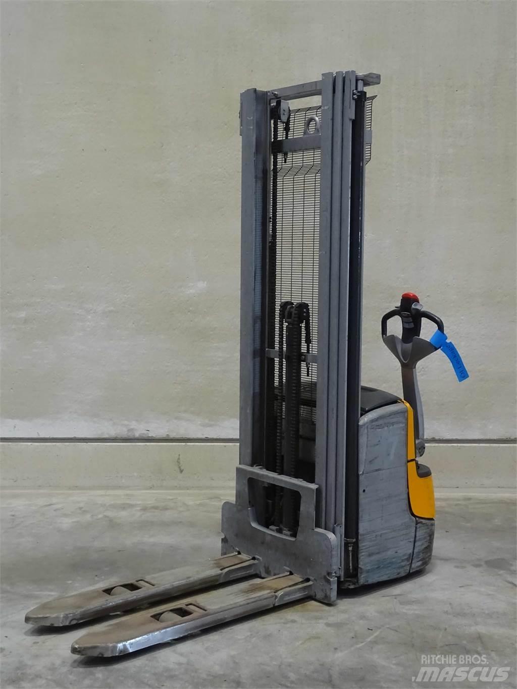 Still EXV14C Empilhador para operador externo