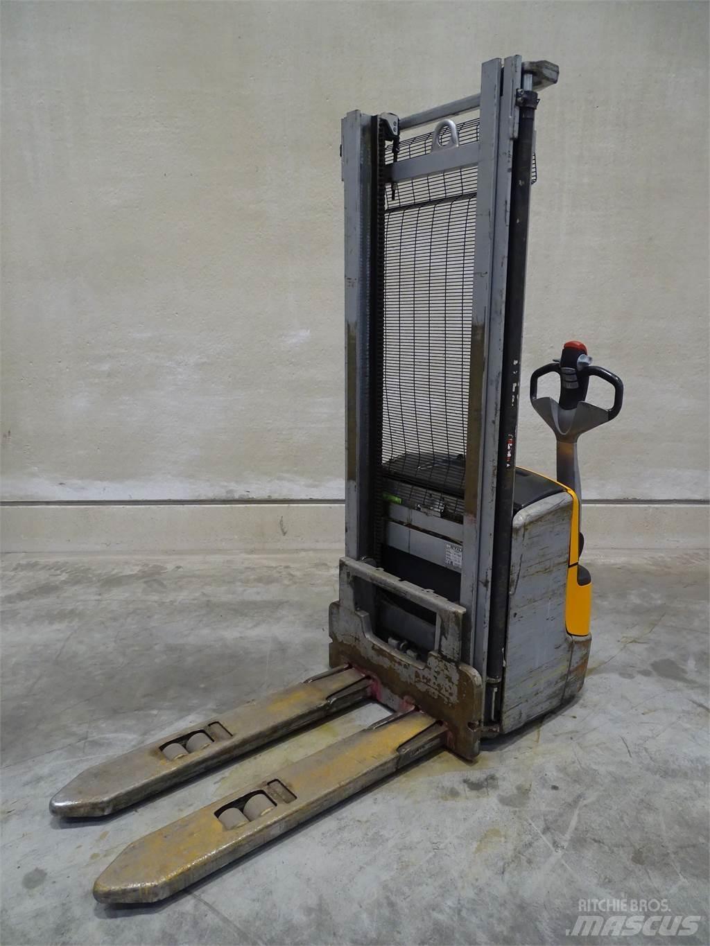 Still EXV14C Empilhador para operador externo