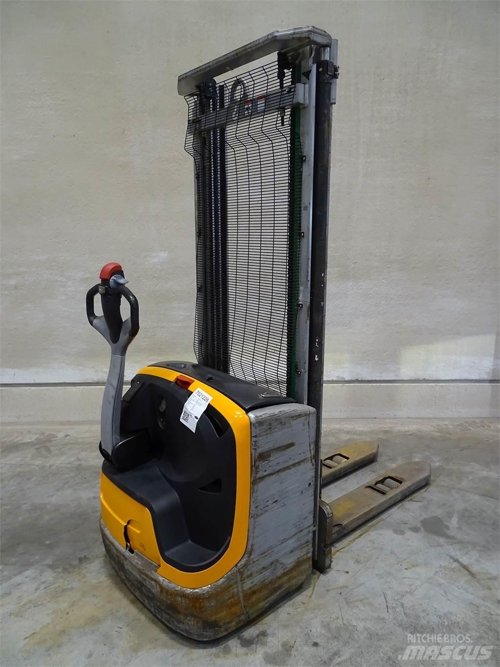 Still EXV14C Empilhador para operador externo
