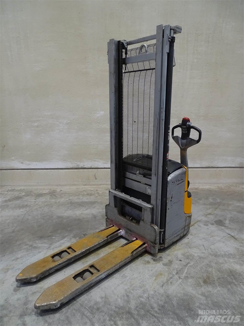 Still EXV14C Empilhador para operador externo