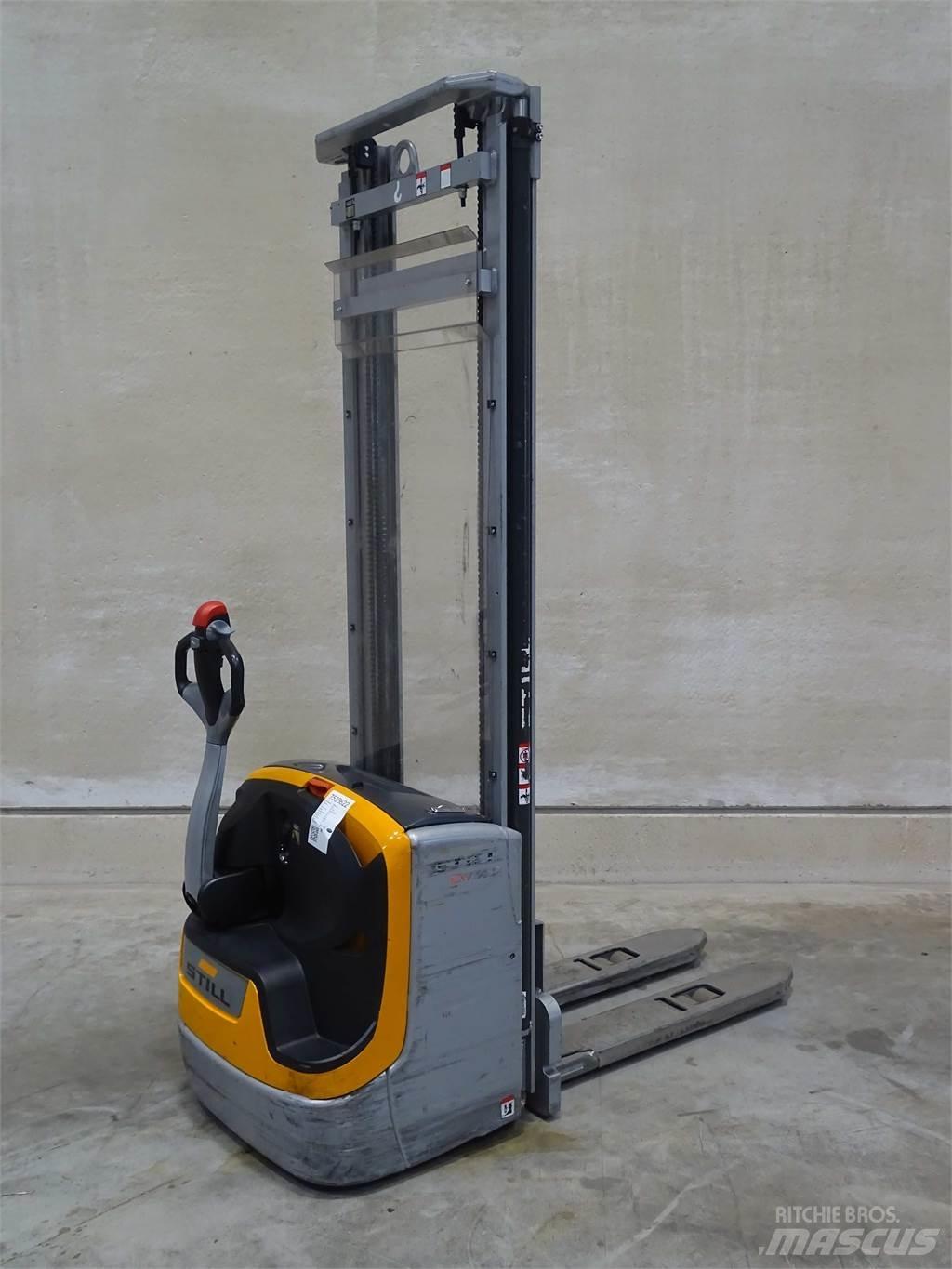 Still EXV14C Empilhador para operador externo