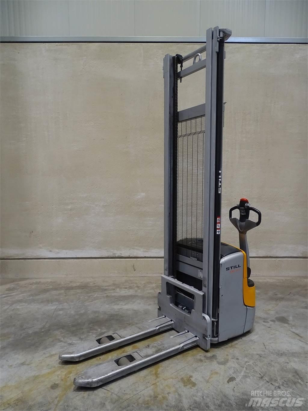 Still EXV14C Empilhador para operador externo
