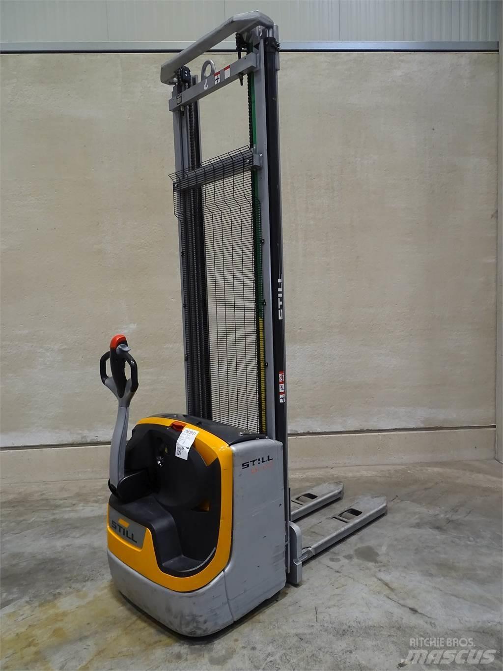Still EXV14C Empilhador para operador externo