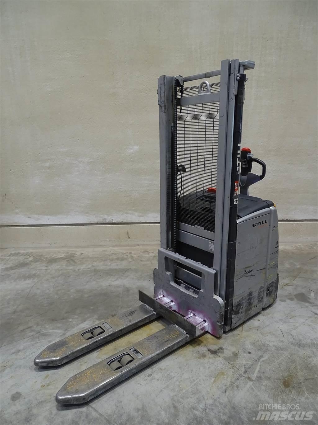 Still EXV16 Empilhador para operador externo