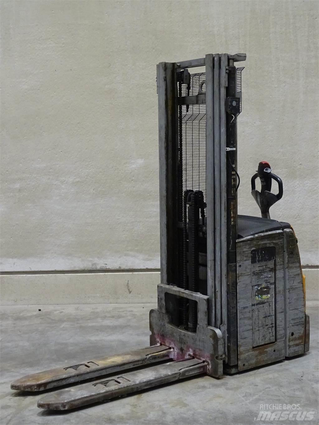 Still EXV16 Empilhador para operador externo