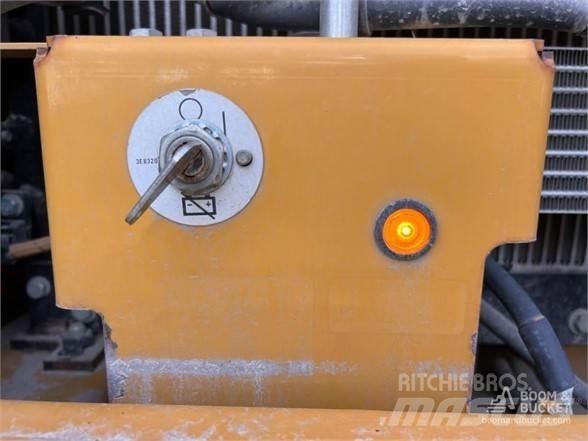 CAT 320 Escavadoras de rastos