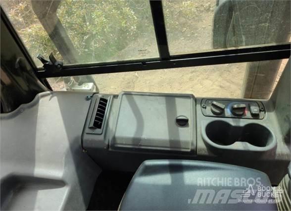 CAT D3 Dozers - Tratores rastos