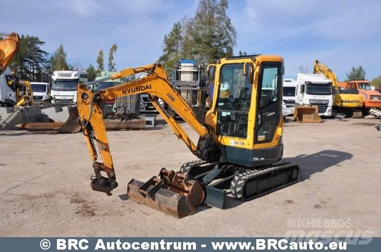 Hyundai R25Z-9AK Mini Escavadoras <7t