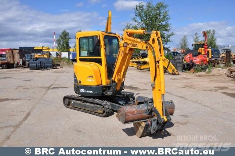 Hyundai R25Z-9AK Mini Escavadoras <7t