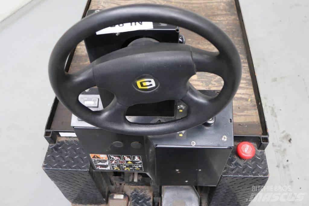 Cushman  Tractores de reboque
