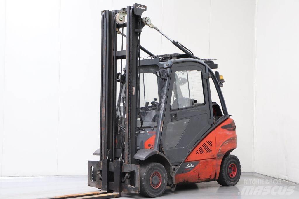 Linde H25T-02 Empilhadores a gás