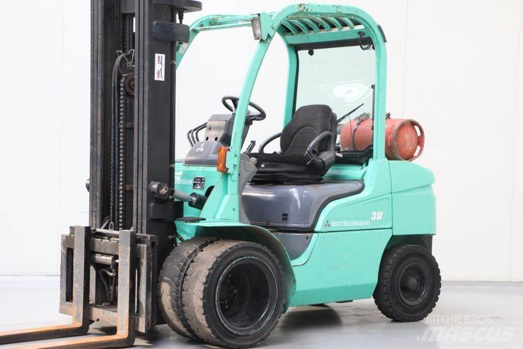 Mitsubishi FG30N Empilhadores a gás