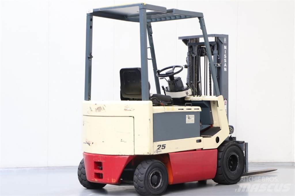 Nissan UM02L25U Empilhadores eléctricos