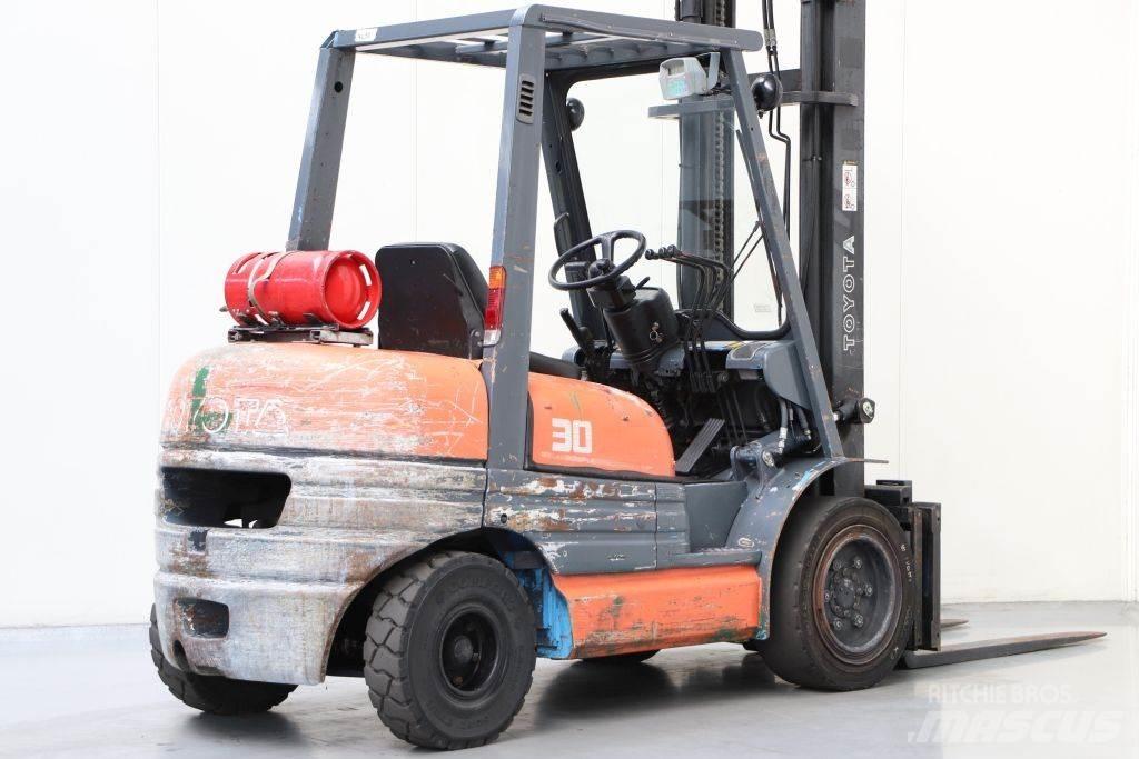 Toyota 02-6FGF30 Empilhadores a gás