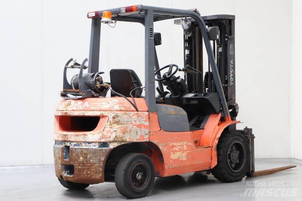 Toyota 02-7FGF30 Empilhadores a gás