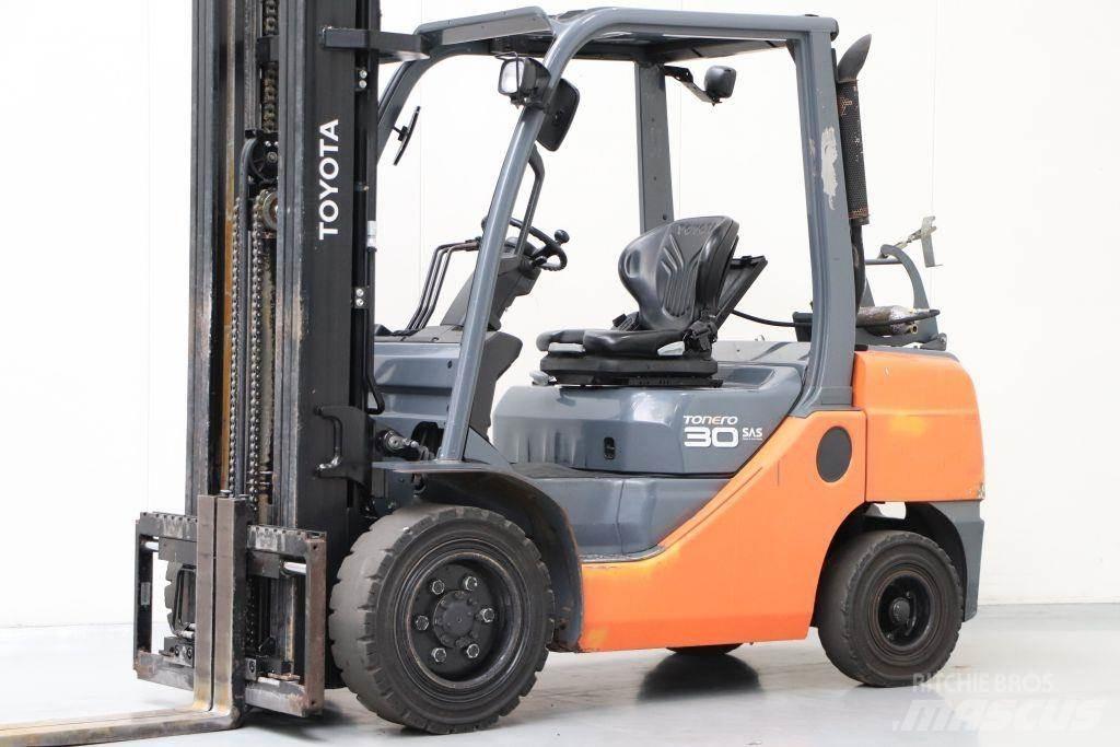Toyota 02-8FGF30 Empilhadores a gás