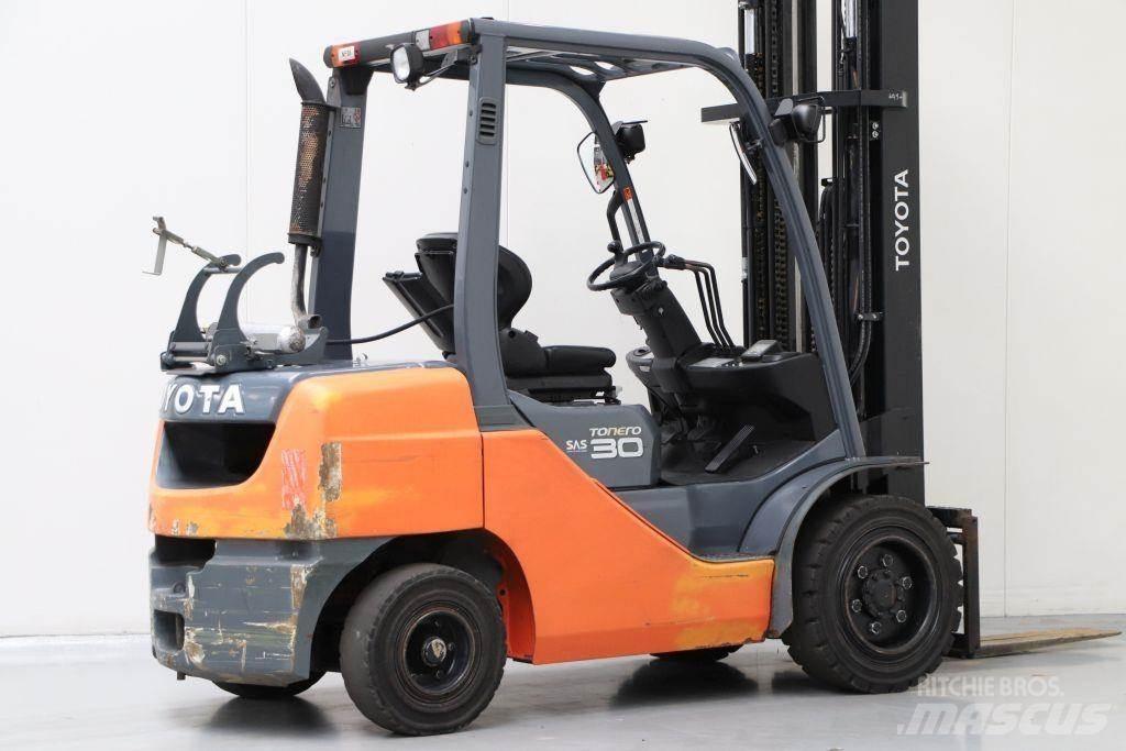 Toyota 02-8FGF30 Empilhadores a gás