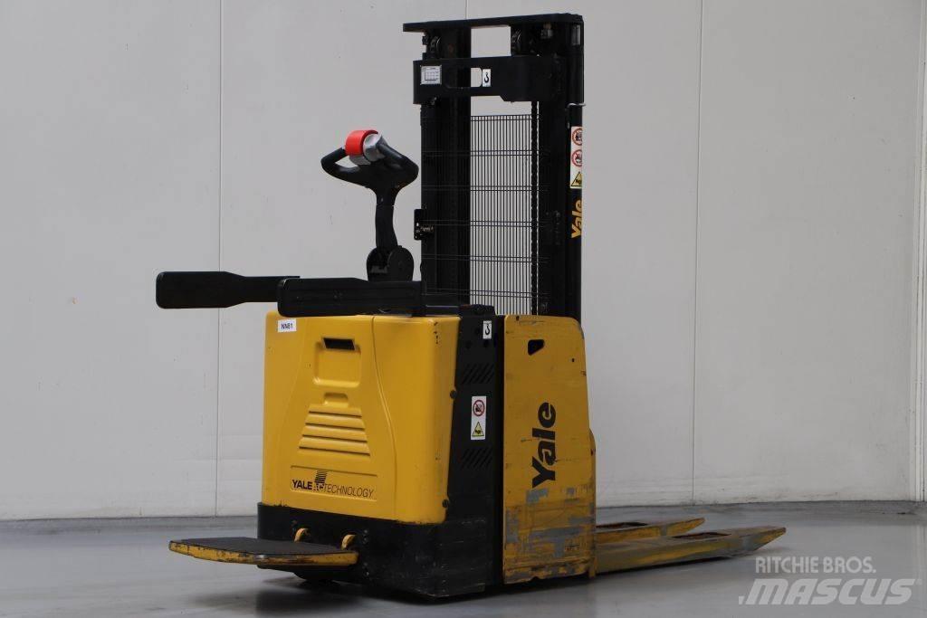 Yale MS12X Empilhador para operador externo